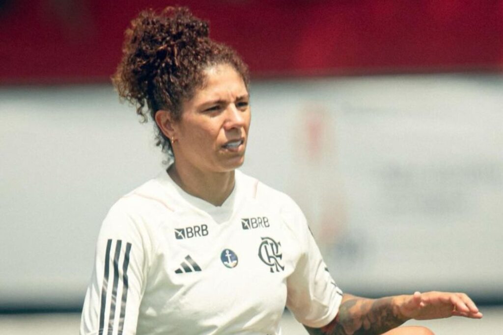 Cristiane pede força da Nação em Flamengo x Fluminense na Copa Rio Feminina