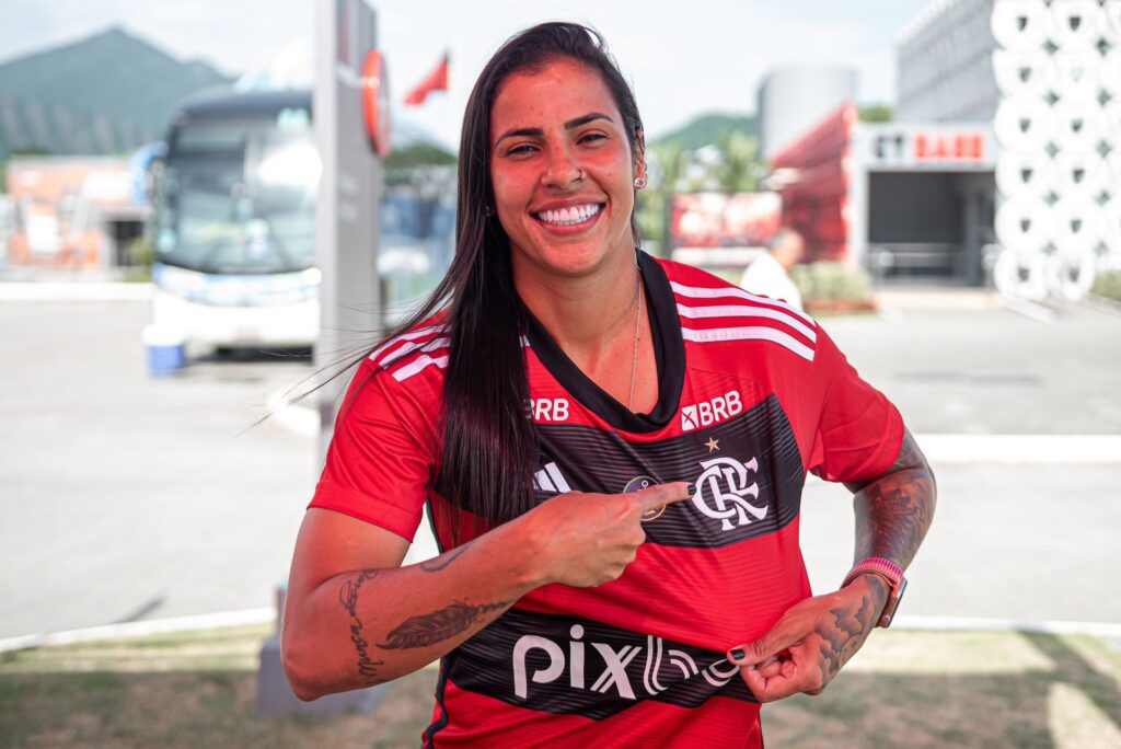 Fabi Simões é a nova camisa 7 do Flamengo Feminino