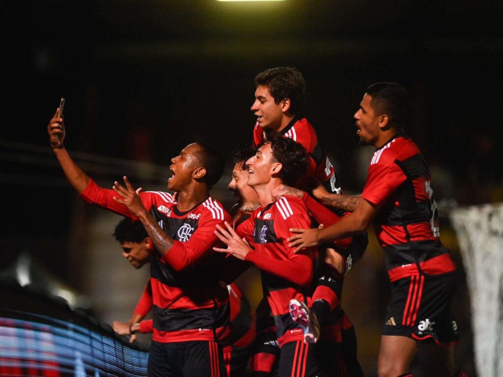 Flamengo comemora classificação na Copinha