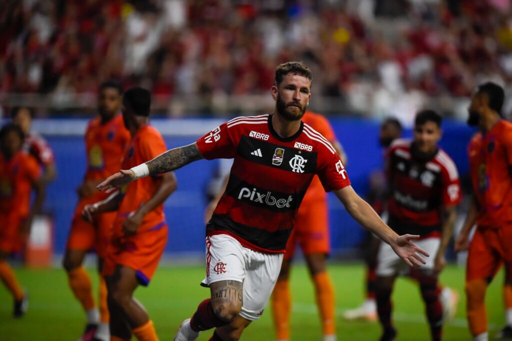 Léo Pereira comemora primeiro gol do Flamengo no ano de 2024; Jogos nos Estados Unidos terão transmissão do Sportv