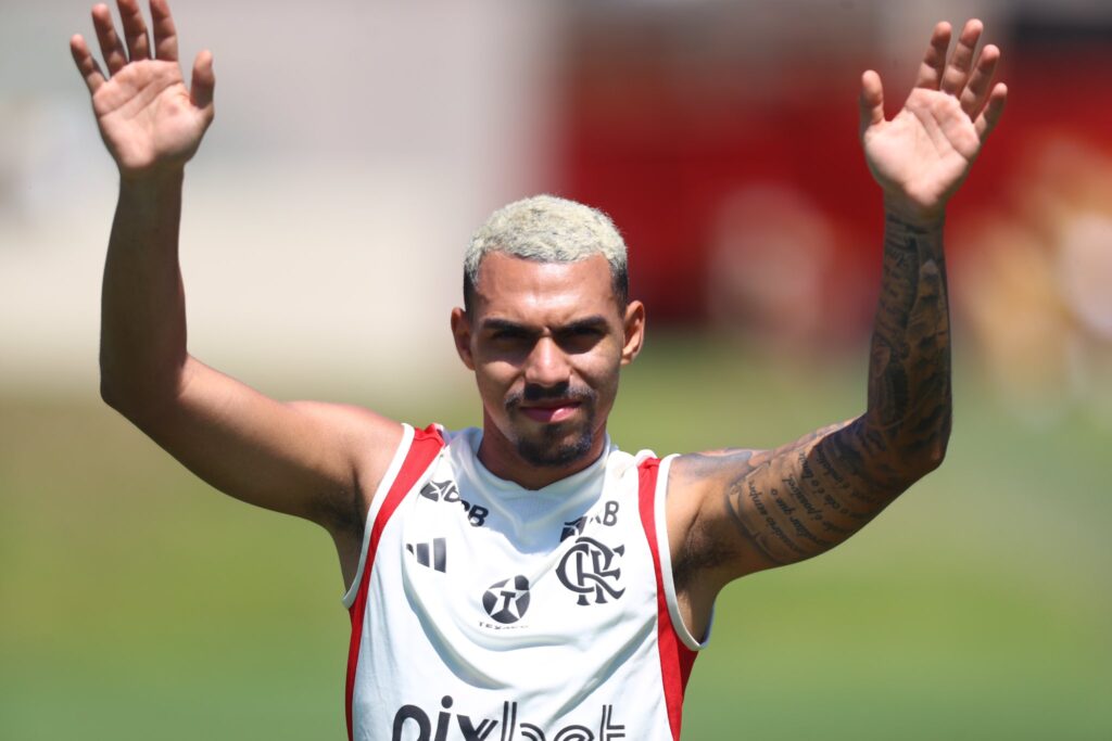 Matheuzinho, do Flamengo, está na mira do Botafogo; Landim vai se reunir com John Textor nos Estados Unidos para negociar transferência