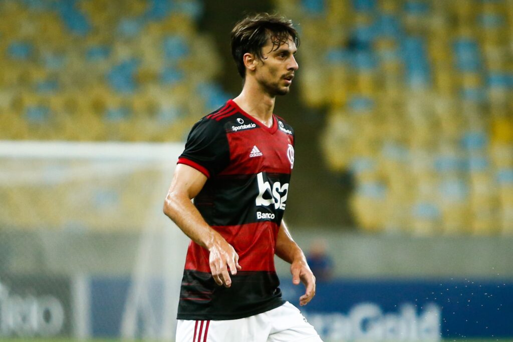 Rodrigo Caio, ex-Flamengo, é oferecido ao Botafogo