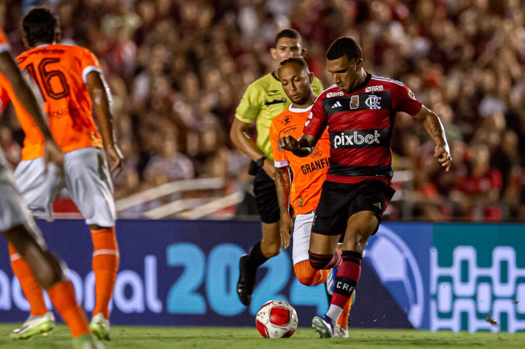 Problemas técnicos em jogo do Flamengo contra o Nova Iguaçu fazem Canal GOAT emitir comunicado se desculpando pelo ocorrido