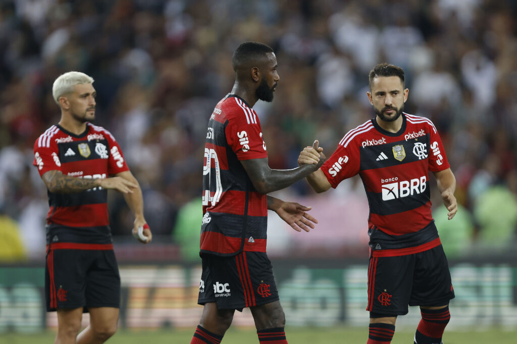 Everton Ribeiro deixa o Flamengo e jogadores se despedem