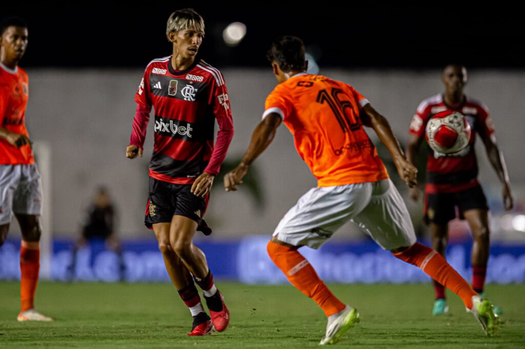 Neste sábado (27), Flamengo e Portuguesa se enfrentam pelo Campeonato Carioca; veja abaixo horário e onde assistir ao jogo