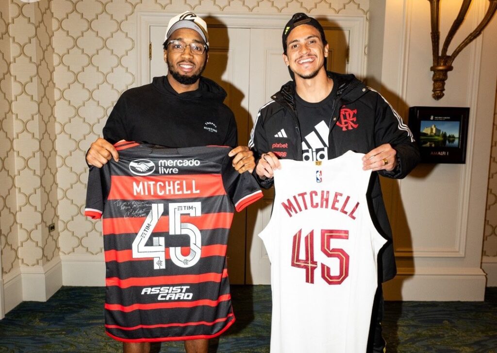 Foto de Pedro, do Flamengo, com Donovan Mitchel faz engajamento do Cleveland Cavaliers bombar nas redes sociais
