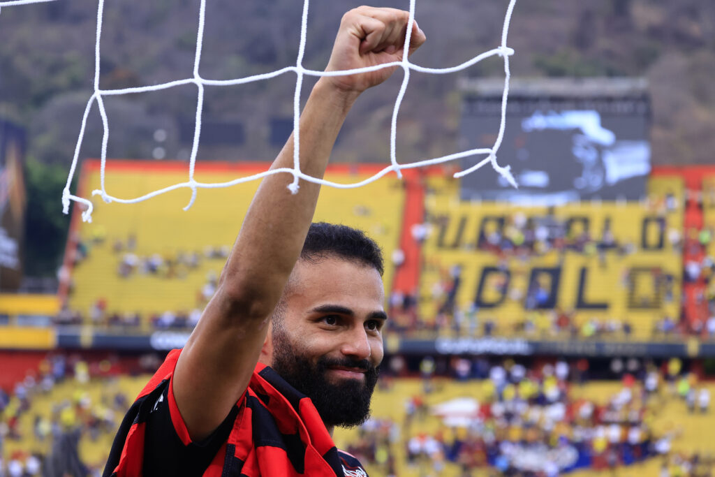 Flamengo liberou Thiago Maia dos jogos da pré-temporada. Atleta tem negociações avançadas e deve fechar com novo clube