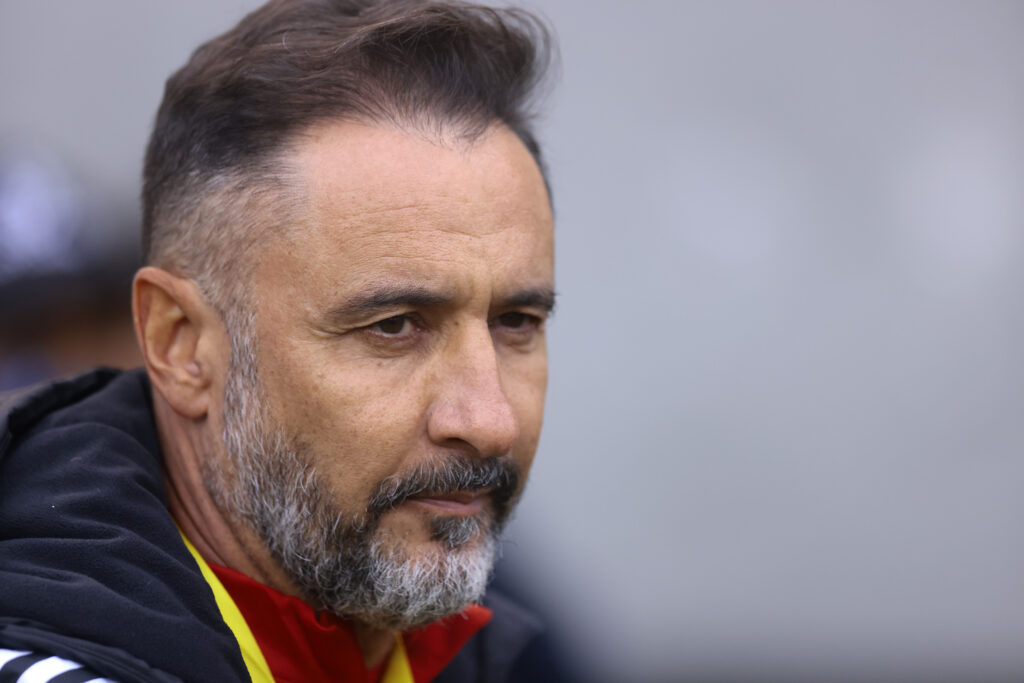 Em congresso de treinadores em Portugal, Vitor Pereira, técnico que fracassou no Flamengo, deu declaração surpreendente sobre futuro