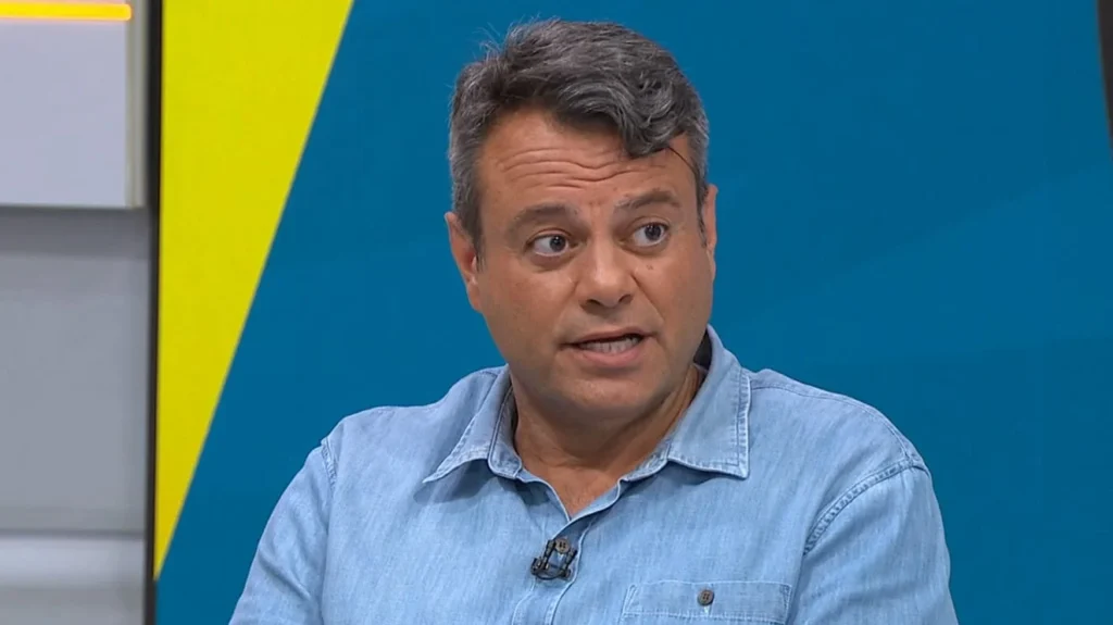 Eric Faria em programa do SporTV; jornalista cobrou diretoria do Flamengo por definição na situação de Thiago Maia