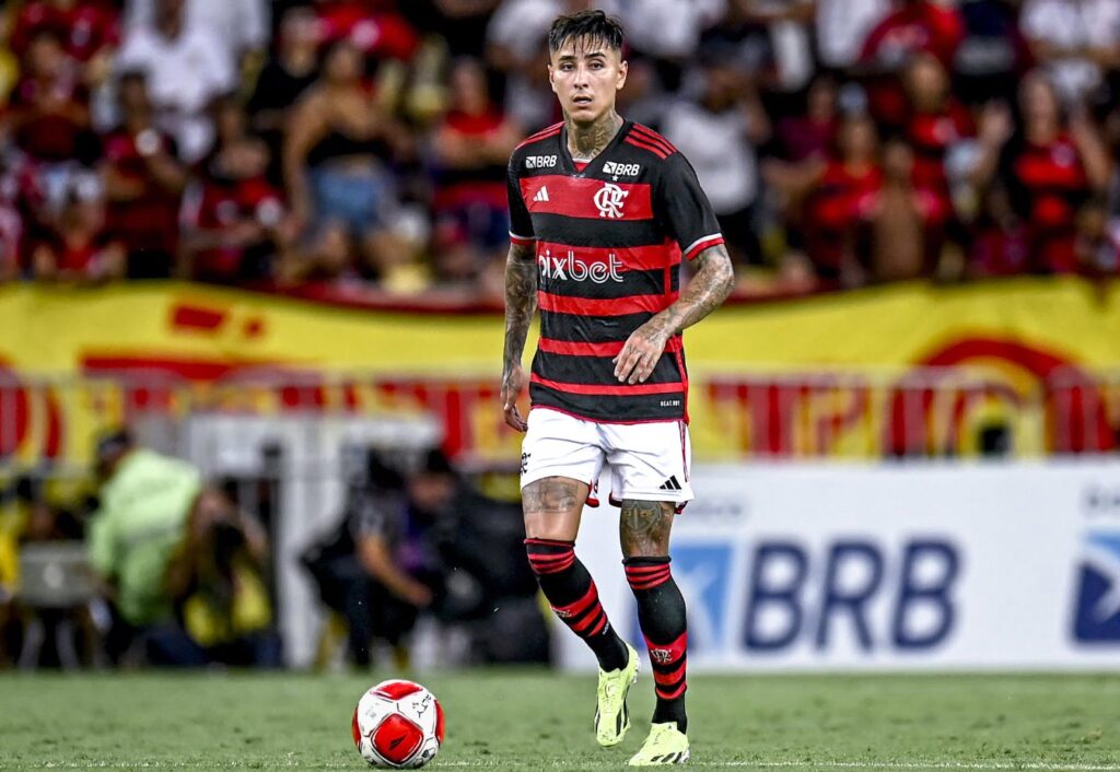 Erick Pulgar em campo pelo Flamengo; Chileno teve atuação negativa repercutida entre torcedores após jogo com São Paulo