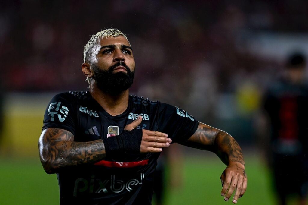 Gabigol comemora gol sobre o Sampaio Corrêa; Camisa 10 comentou conversas para renovação com Flamengo e busca por recordes da Libertadores