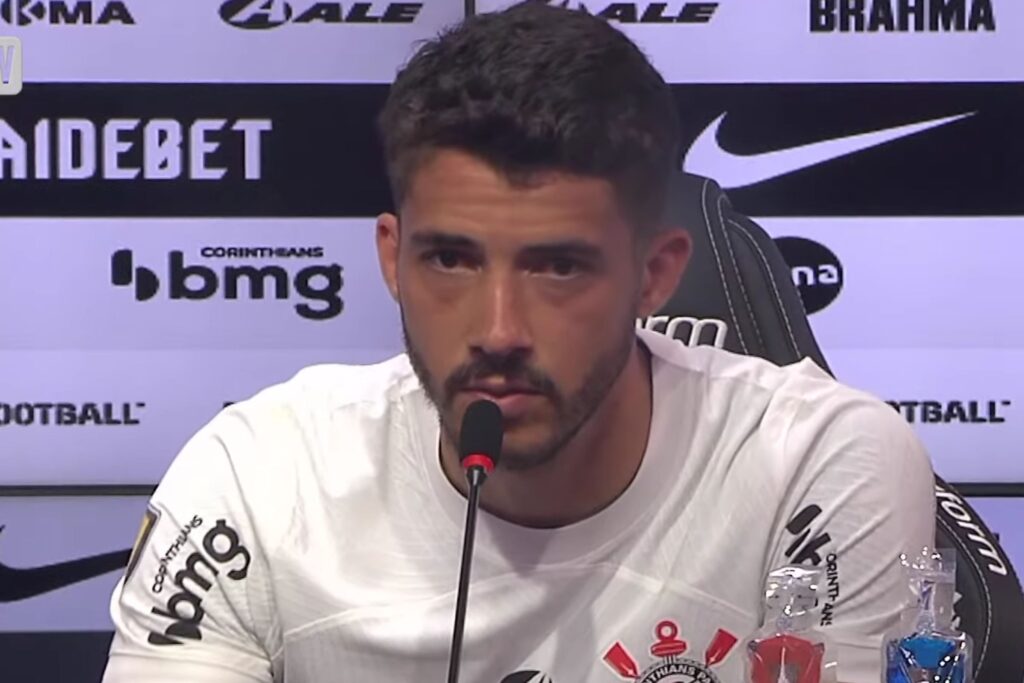 Gustavo Henrique, ex-Flamengo, apresentado no Corinthians