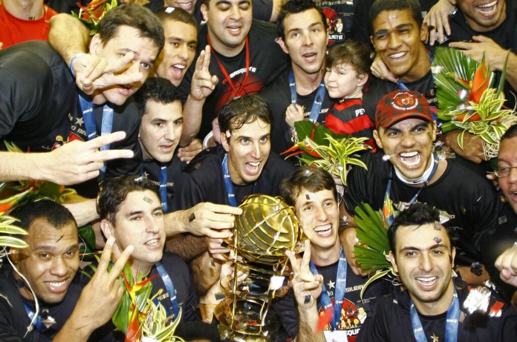 Flamengo comemora título do primeiro NBB; Jefferson William, titular da equipe, anunciou aposentadoria aos 40 anos
