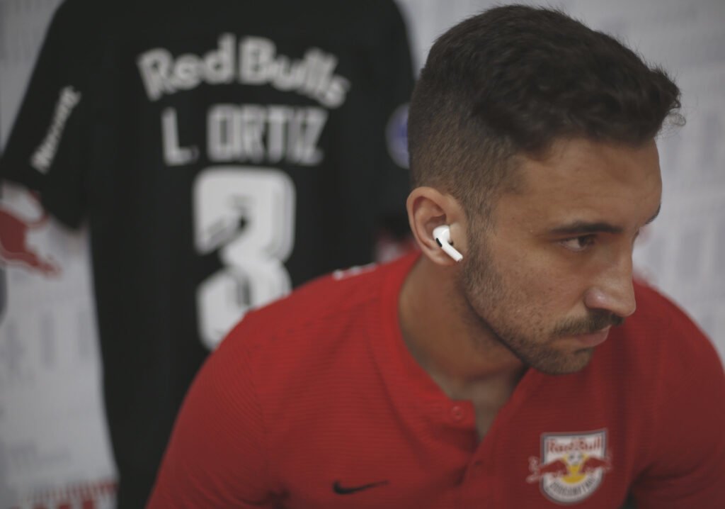 Léo Ortiz, do Bragantino, está próximo de ser reforço do Flamengo