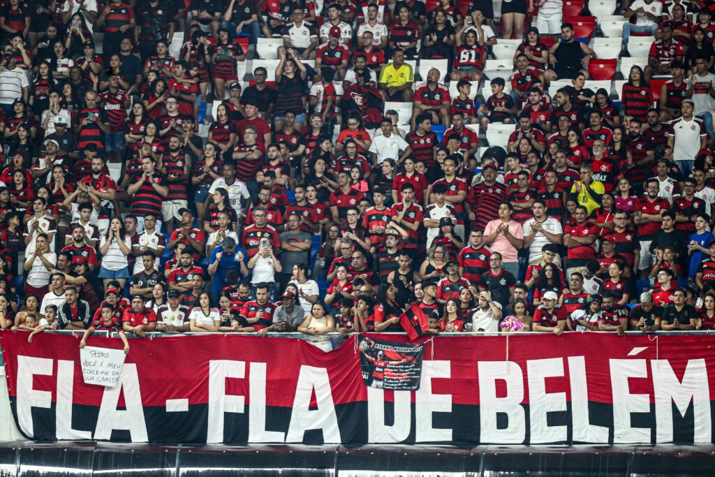 Torcida do Flamengo deu show em Belém e Tite se manifestou sobre paixão "mista"