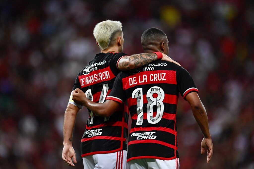 Arrascaeta e De La Cruz em vitória do Flamengo contra o Boavista