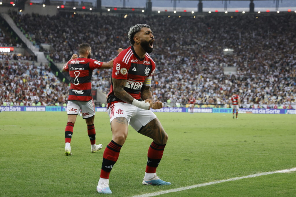 Flamengo e Vasco se enfrentam neste domingo (4) no primeiro clássico do ano; relembre retrospecto do Mengão nos clássicos de 2023