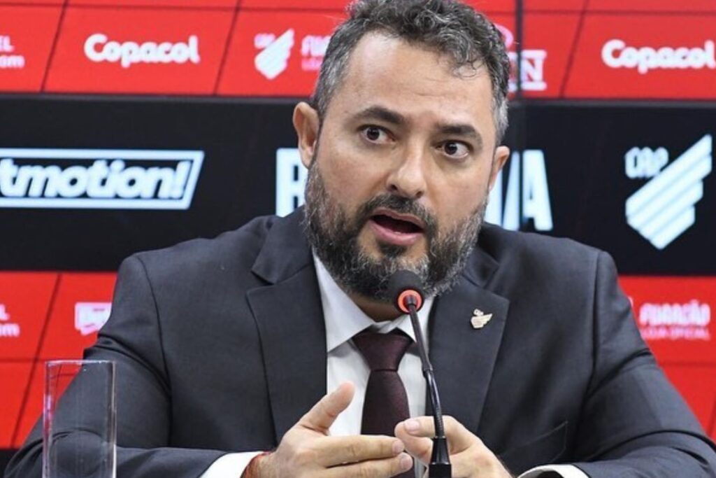 Alexandre Mattos, ex-Vasco, estaria no radar do Flamengo