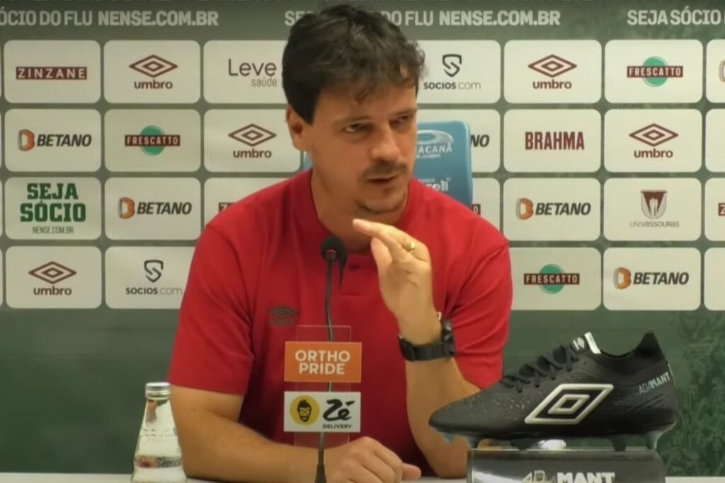 Fernando Diniz fez coletiva e não aceitou críticas de torcedores do Fluminense pós-eliminação para o Flamengo