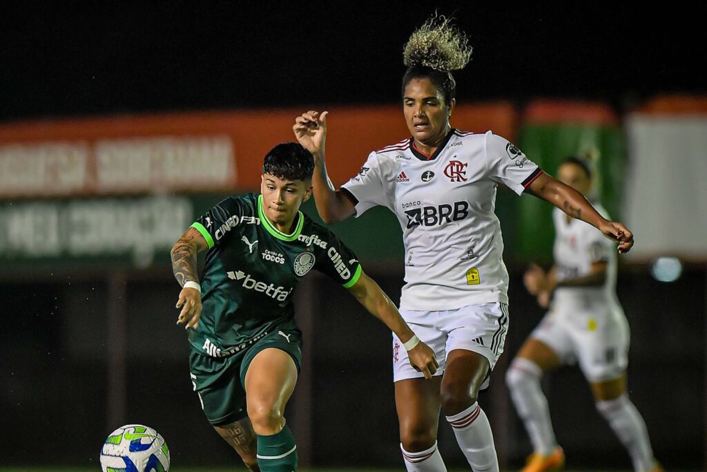Flamengo e Palmeiras se enfrentam na estreia do Brasileirão Feminino