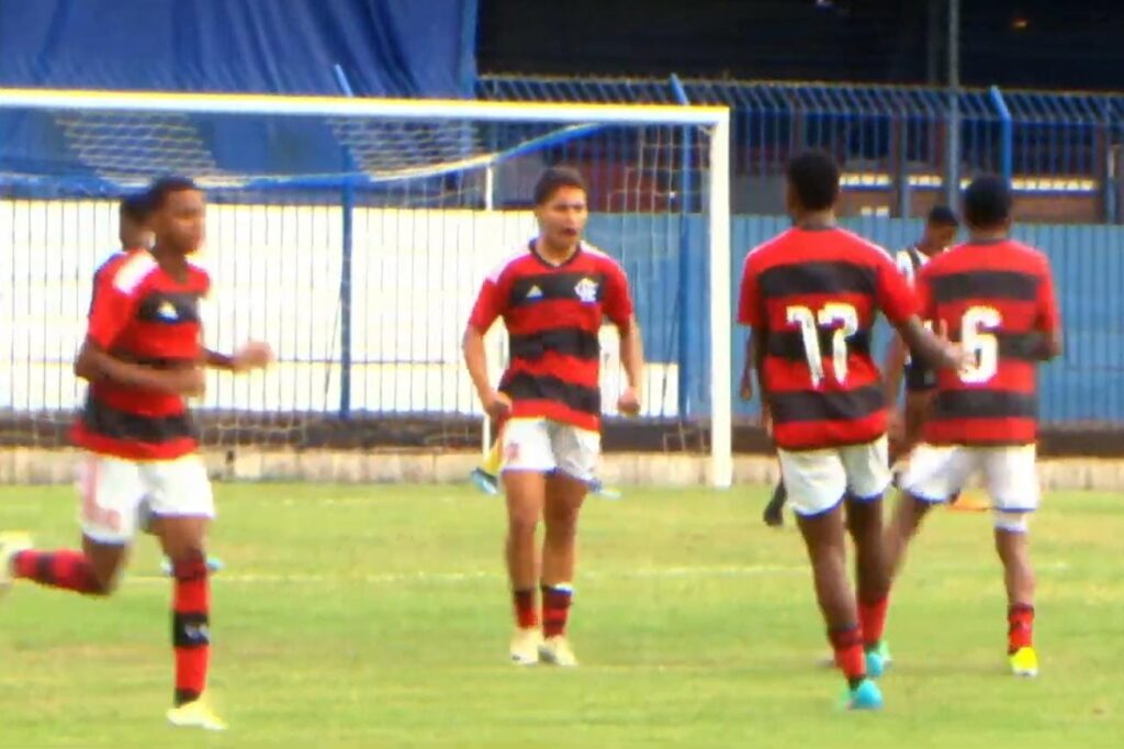 João Victor comemora gol do Flamengo