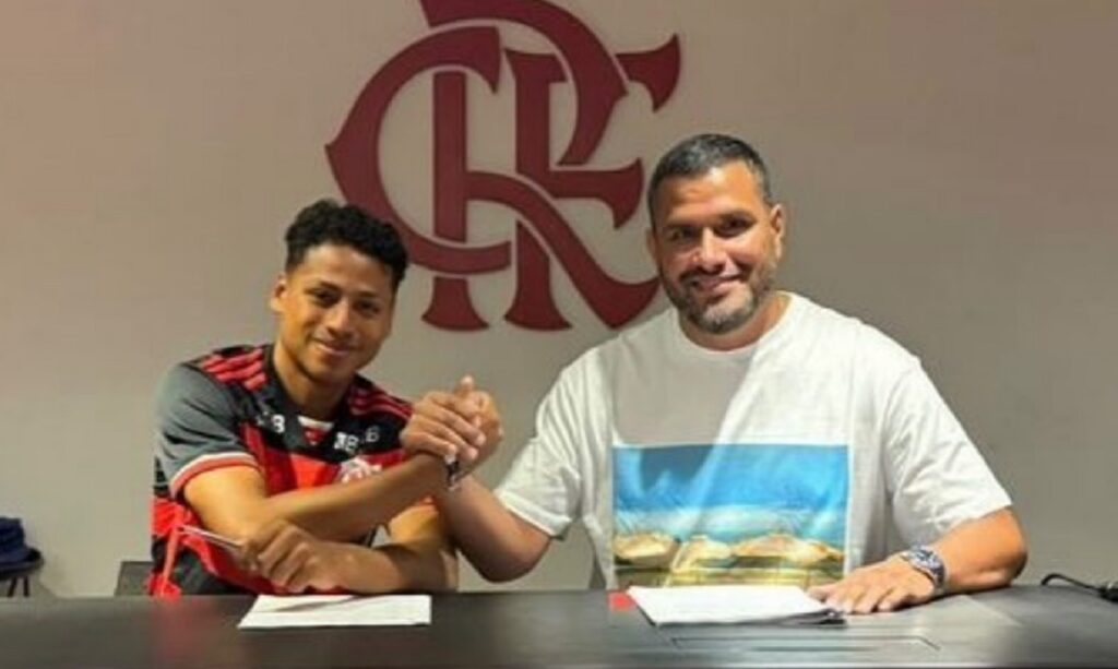 Adriano Nicolas chega ao Flamengo