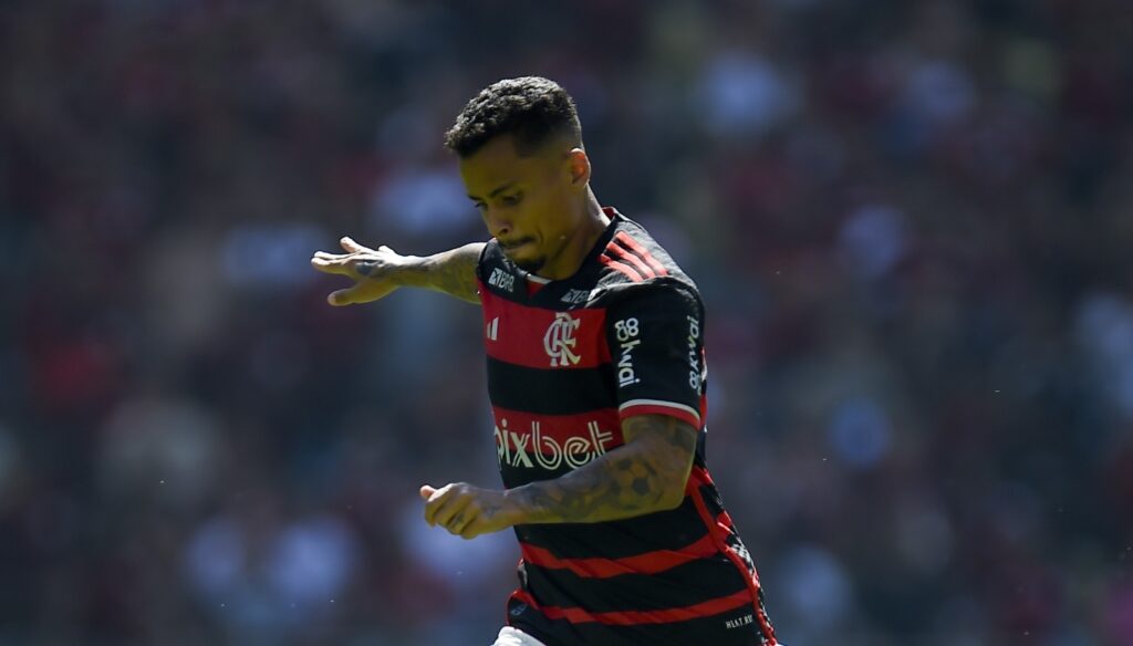 Allan em Flamengo x Botafogo; meia deve assumir vaga no time em caso de lesão de Pulgar
