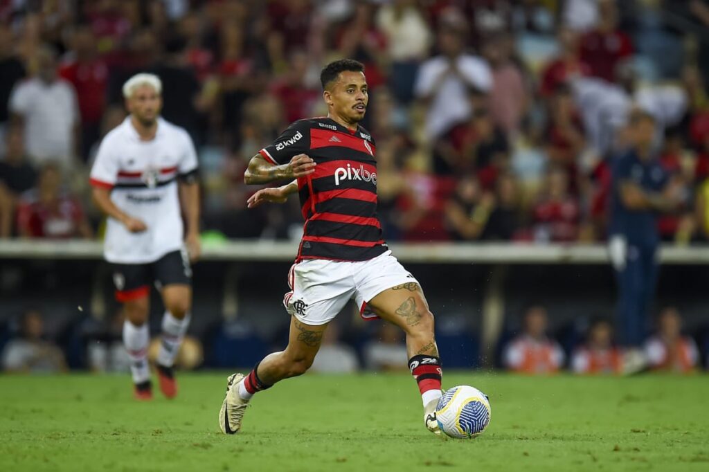 Allan em Flamengo x São Paulo; volante foi elogiado por torcedores