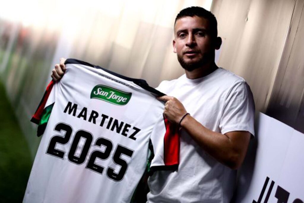 Ariel Martínez, do Palestino, enfrentou o Flamengo em 2021, pela Libertadores, quando ainda defendia o Unión La Calera