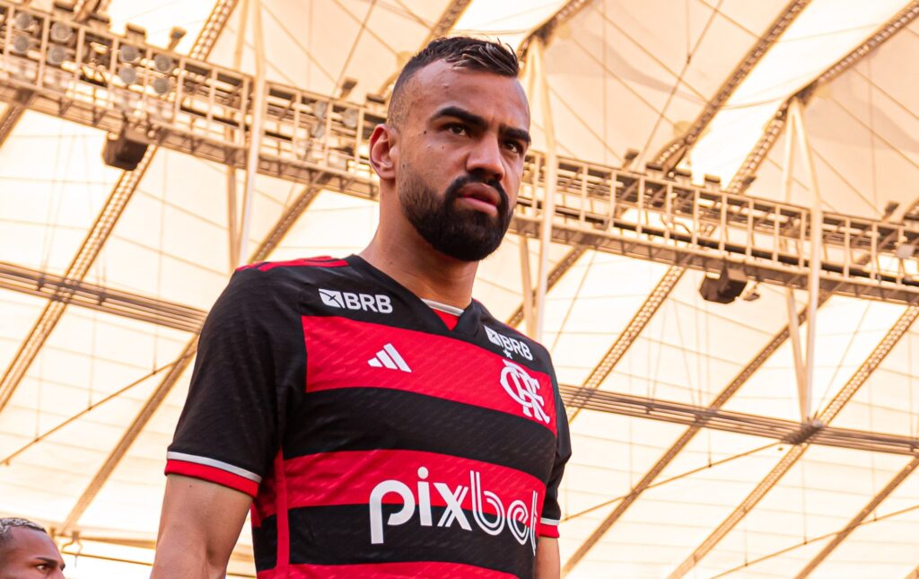 Fabrício Bruno em campo pelo Flamengo; zagueiro chegou ao 10º jogo seguido sem ser driblado