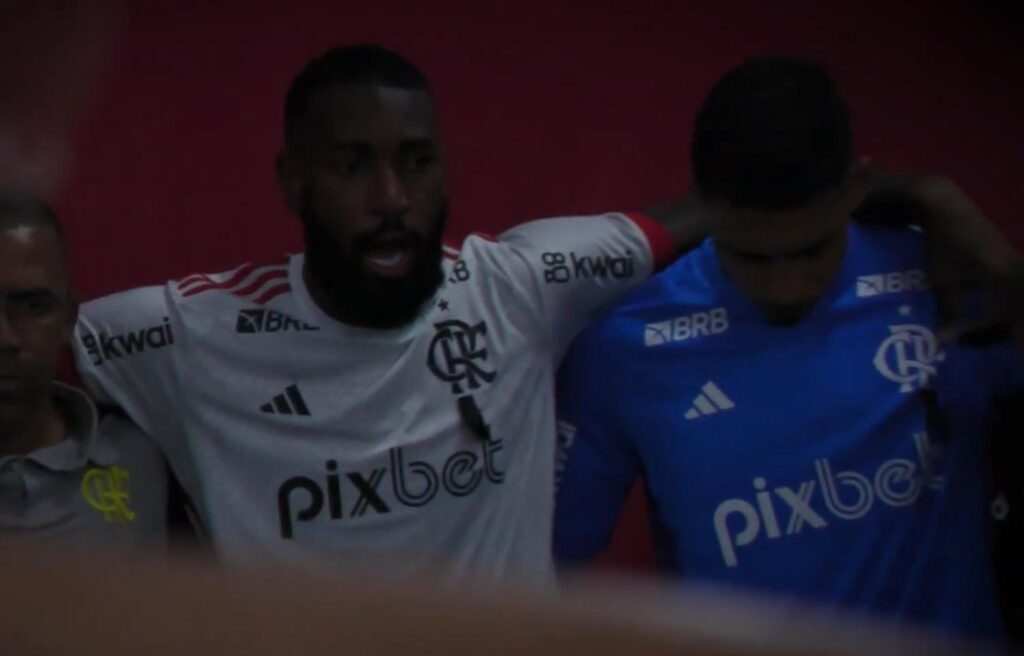 Gerson pede a palavra antes de jogo do Flamengo