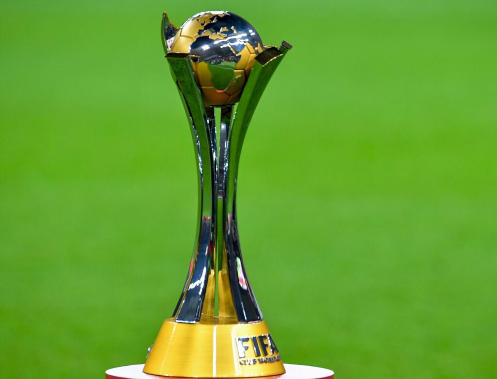 Taça do Super Mundial que o Flamengo vai disputar contra times da África.