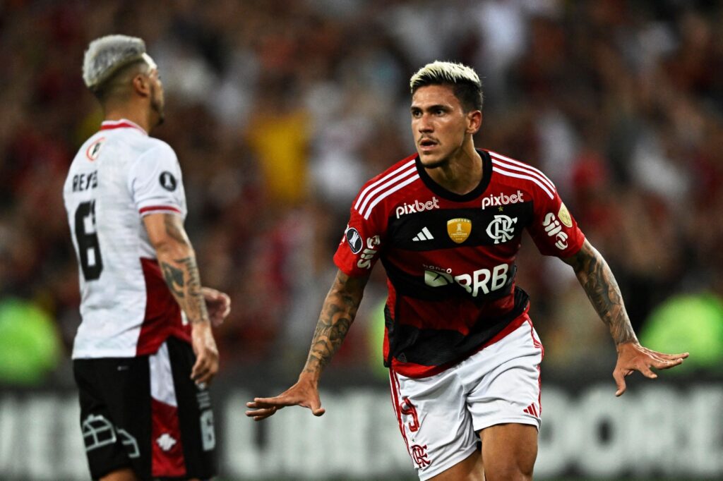 Pedro comemora gol sobre o Ñublense, no primeiro jogo do Flamengo no Maracanã pela Libertadores de 2023
