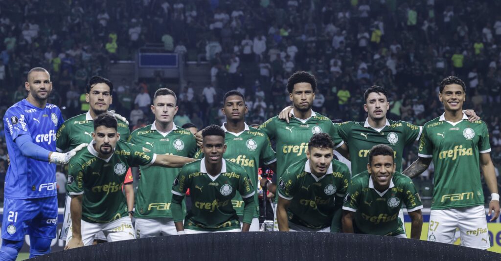 Time do Palmeiras perfilado antes de partida da Libertadores; confira desfalques e últimos jogos da equipe antes de enfrentar o Flamengo
