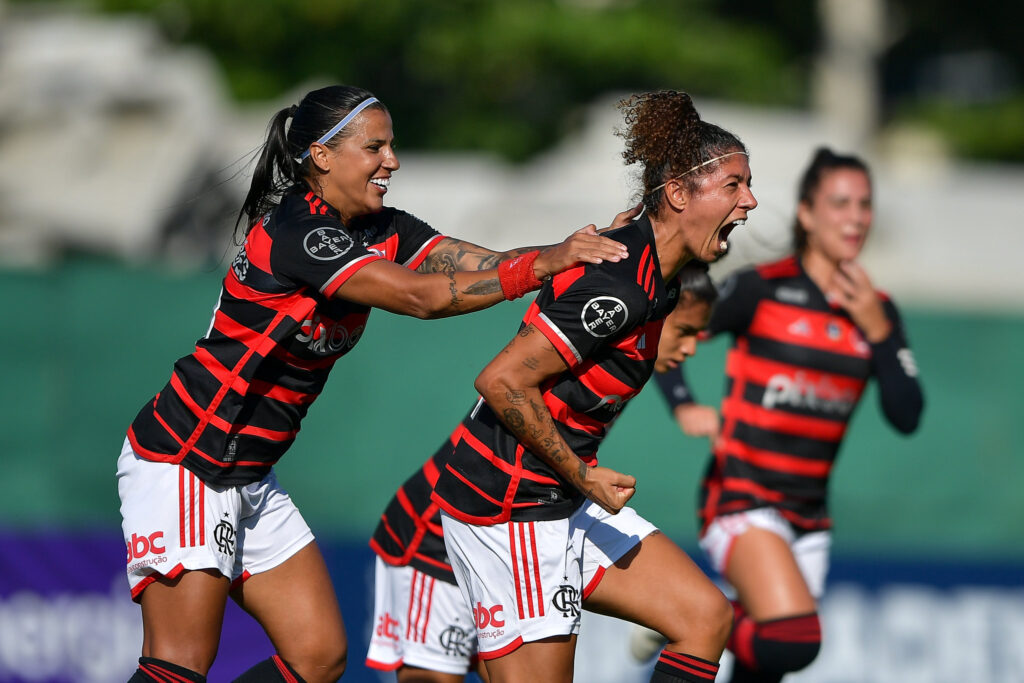 Cristiane comemora gol do Flamengo pelo Brasileirão Feminino