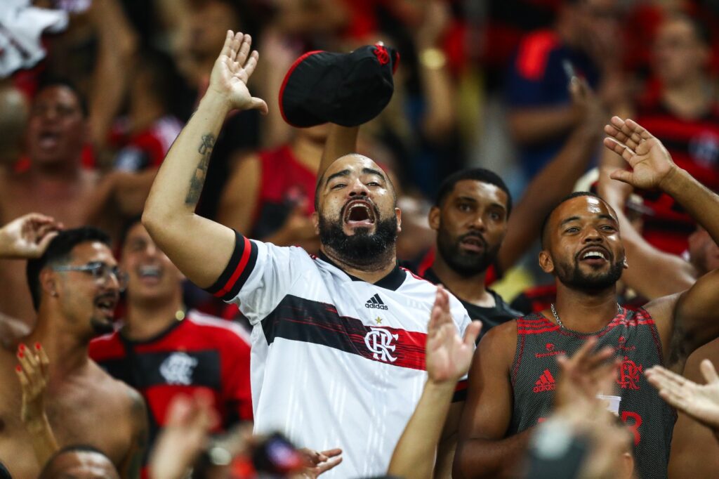 Torcida do Flamengo comemora vitória sobre o São Paulo