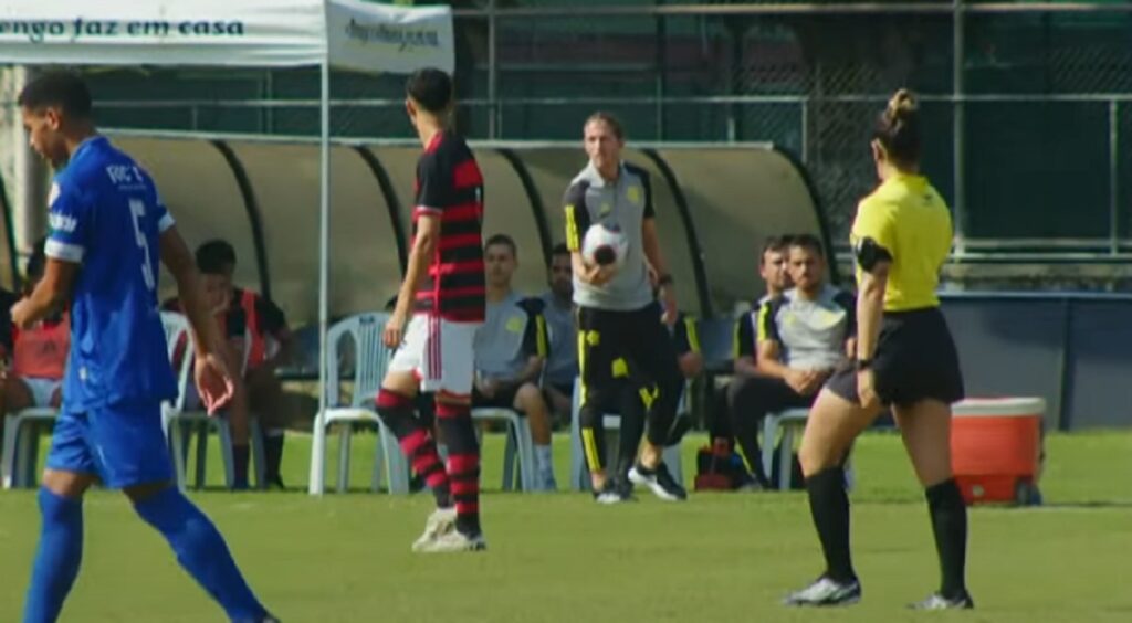 Flamengo de Filipe Luís contra o Olaria