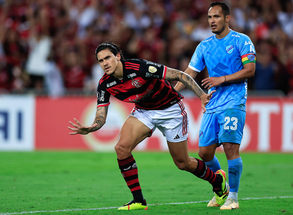 Pedro comemora gol em Flamengo x Bolívar