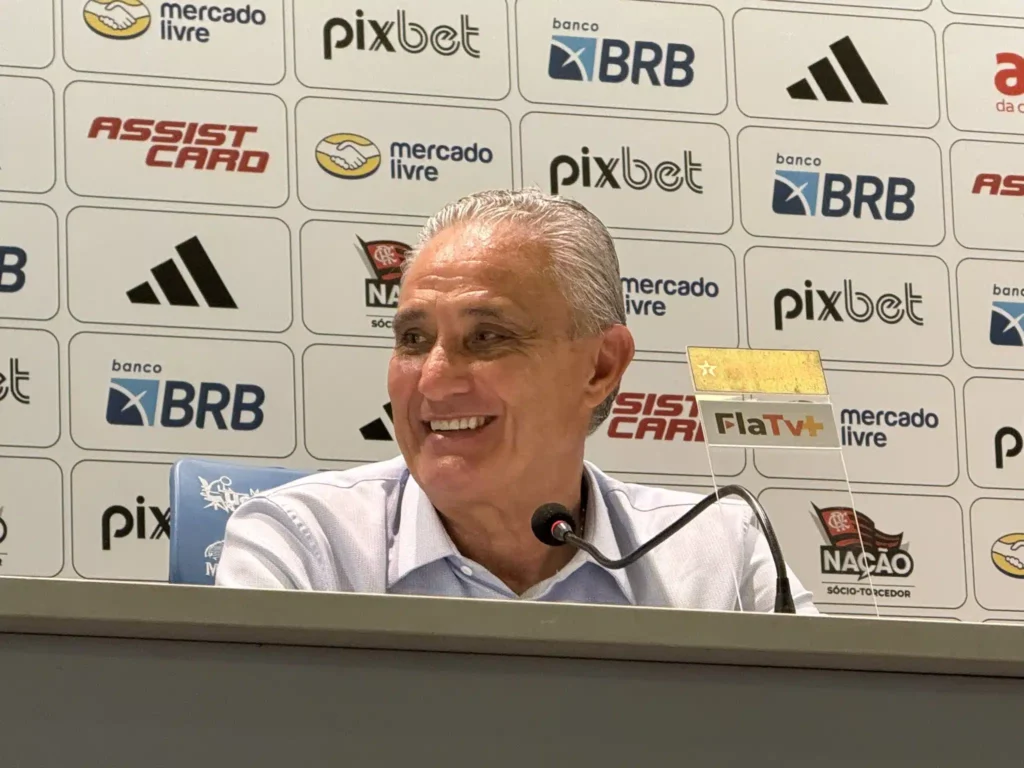 Tite sorri em coletiva do Flamengo; treinador falou sobre momento de Pedro após vitória sobre o Amazonas na Copa do Brasil