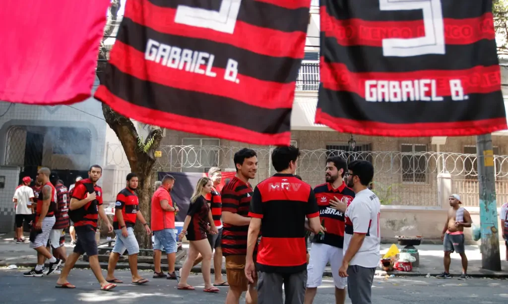 Presidente da CBF diz que Flamengo gera 1.200 postos de trabalho com jogos no Maracanã e que parar Brasileiro ameaça sustento a famílias
