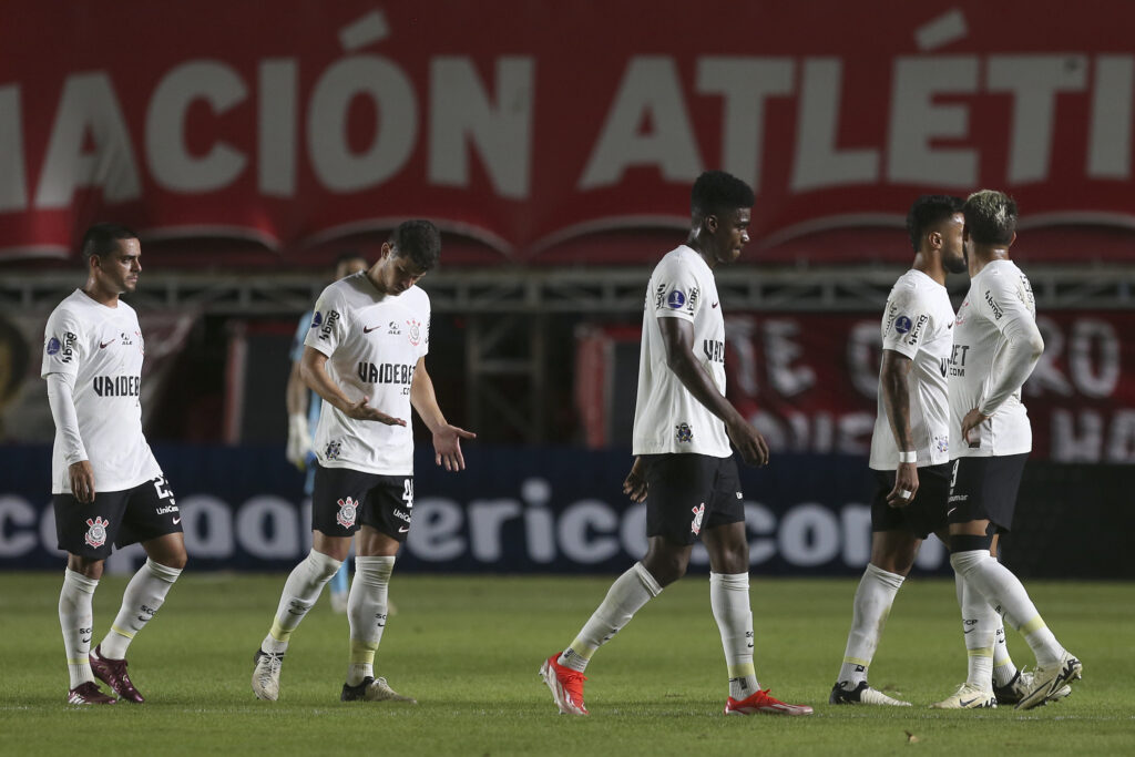 Jogadores do Corinthians estão com direitos de imagem atrasados