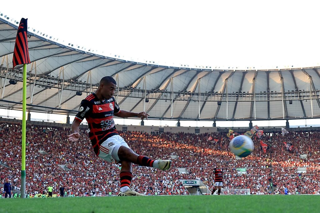 De La Cruz durante jogo do Flamengo
