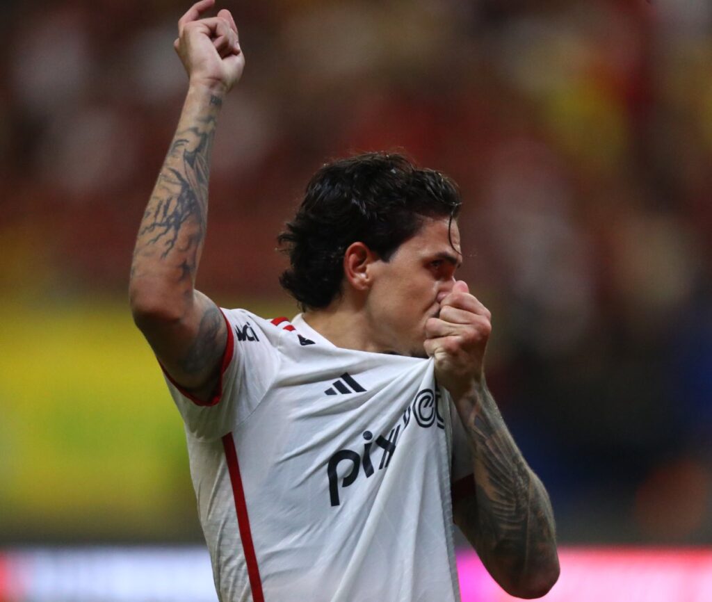 Pedro comemora gol do Flamengo contra o Amazonas