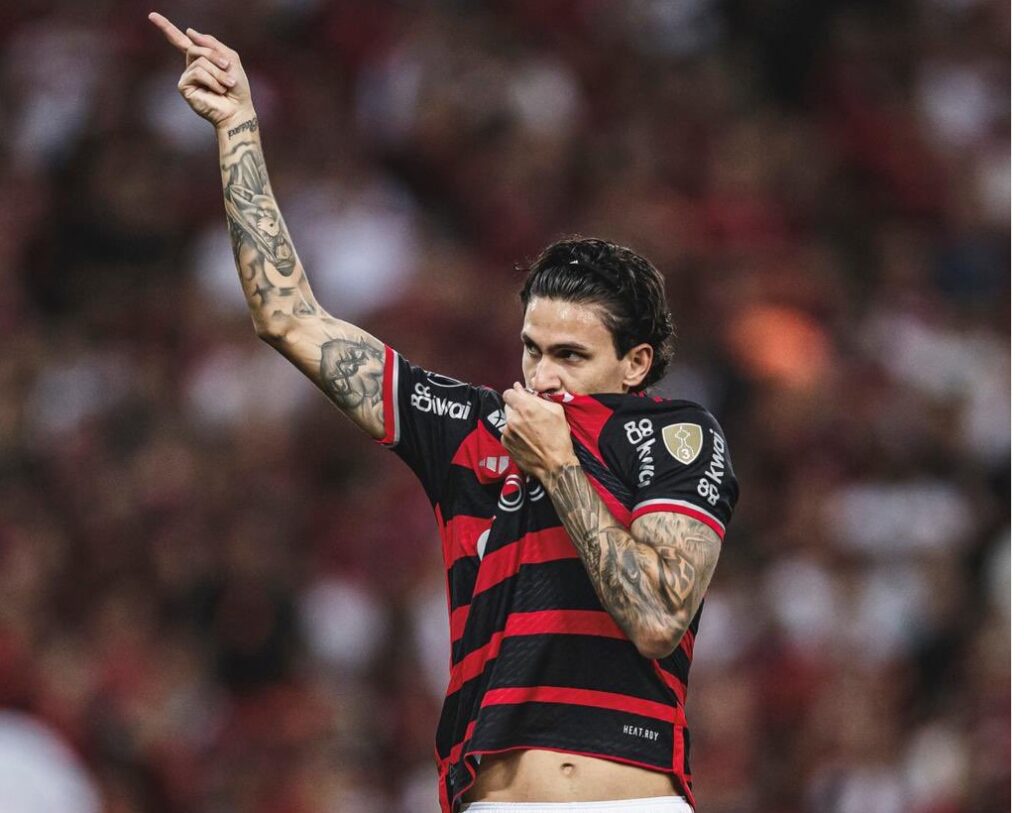 Pedro se destaca entre jogadores do Flamengo na fase de grupos da Libertadores
