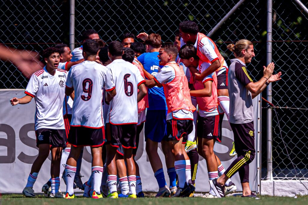 Flamengo garante vaga na semifinal da Copa Rio Sub-15; Sub-17 só depende de si