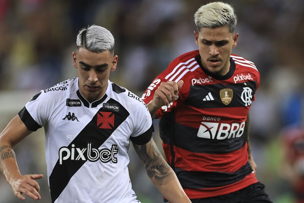 Pedro do Flamengo em jogo contra o Vasco no Carioca 2023