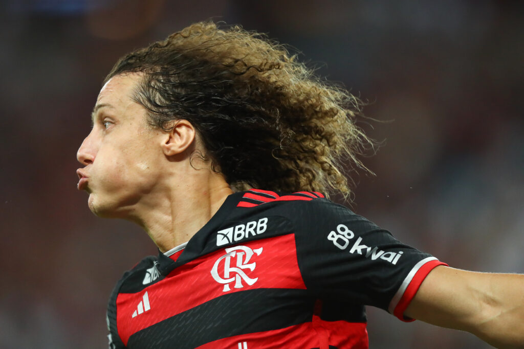 David Luiz comemora gol pelo Flamengo