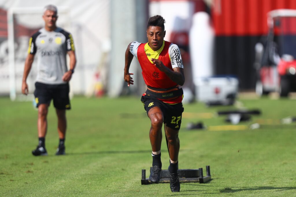 Bruno Henrique em treino do Flamengo