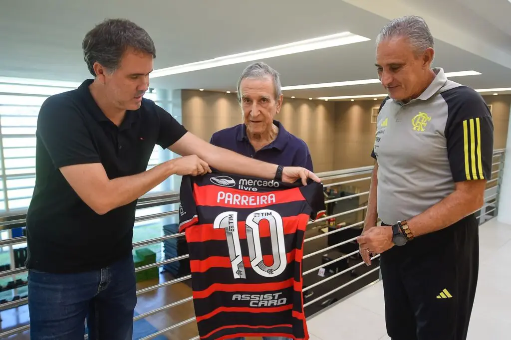 Parreira visita Tite no Ninho do Urubu, centro de treinamento do Flamengo