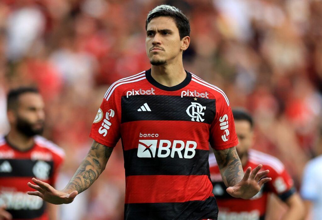 Pedro comemora gol do Flamengo sobre o Bahia no Brasileirão 2023; jogo ficou marcado por expulsão de Kanu e vitória rubro-negra